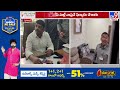jagruthi activists attack teenmaar on mallanna office tv9