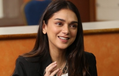 Aditi-Rao-Hydari-Interview-Stills-03