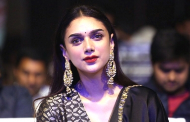 Aditi-Rao-Hydari-Latest-Photos-01