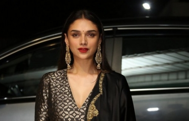 Aditi-Rao-Hydari-Latest-Photos-03