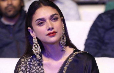 Aditi-Rao-Hydari-Latest-Photos-06