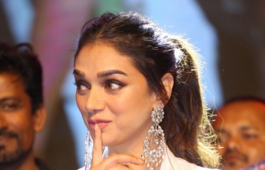 Aditi-Rao-Hydari-Latest-Pics-02