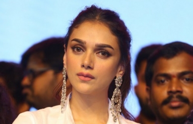 Aditi-Rao-Hydari-Latest-Pics-06