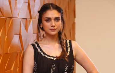 Aditi-Rao-Latest-Photos-06