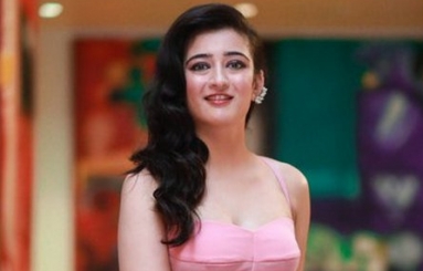 Akshara-Haasan-New-Photos-03