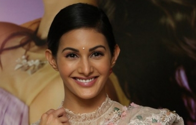 Amyra-Dastur-New-Photos-02