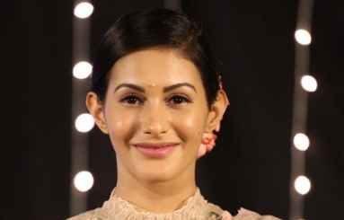 Amyra-Dastur-New-Photos-09