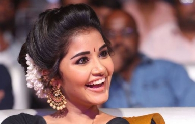 Anupama-Parameswaran-latest-Photos-08