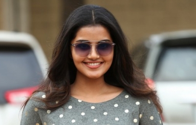 Anupama-Parameswaran-new-Photos-03