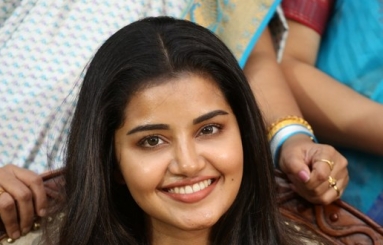 Anupama-Parameswaran-new-Photos-05