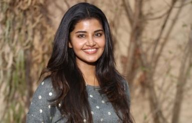 Anupama-Parameswaran-new-Photos-08