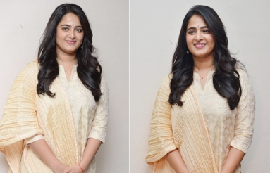 Anushka-Shetty-New-Photos-01