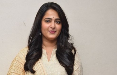 Anushka-Shetty-New-Photos-02