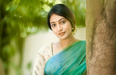 Bommu-lakshmi-Latest-Pics-02