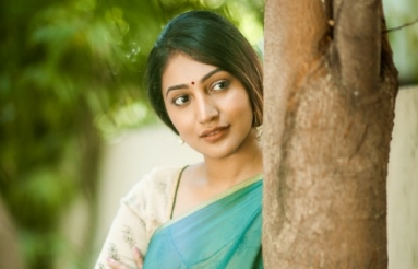 Bommu-lakshmi-Latest-Pics-09