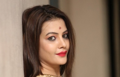 Diksha-panth-New-Photos-03