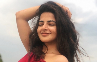 Iswarya-Menon-Stills-06