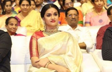 Keerthy-Suresh-At-Mahanati-Audio-Launch-04