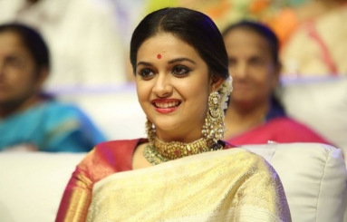 Keerthy-Suresh-At-Mahanati-Audio-Launch-06