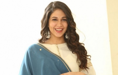 Lavanya-Tripathi-New-Images-04