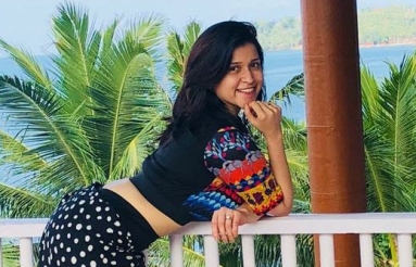 Mannara-Chopra-Latest-Images-09