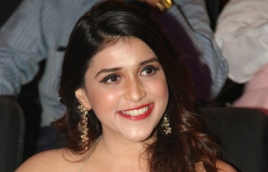 Mannara-Chopra-Pics-02