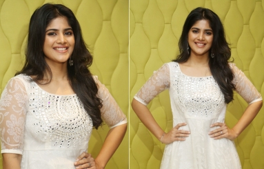 Megha-Akash-New-Stills-10