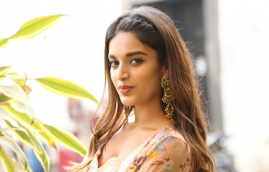 Nidhhi-Agerwal-Latest-Stills-04