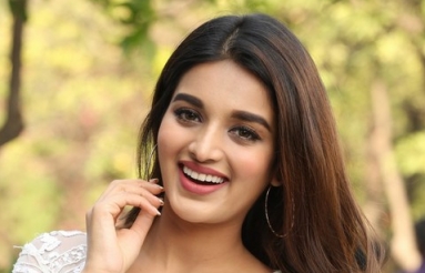 Nidhhi-Agerwal-New-Photos-05