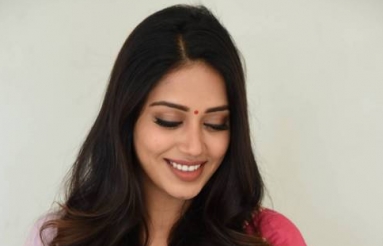 Nivetha-Pethuraj-New-Photos-05