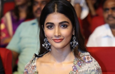 Pooja-Hegde-At-Sakshyam-Audio-Launch-07