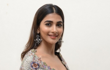 Pooja-Hegde-At-Sakshyam-Audio-Launch-08