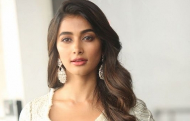 Pooja-Hegde-New-Stills-07