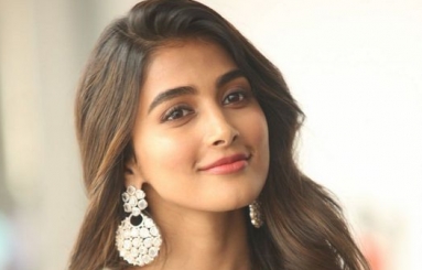 Pooja-Hegde-New-Stills-09