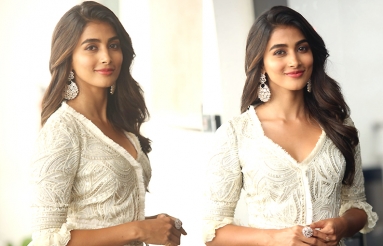 Pooja-Hegde-New-Stills-10