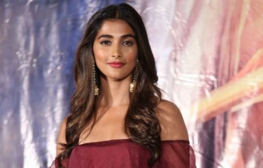 Pooja-Hegde-new-Photos-05