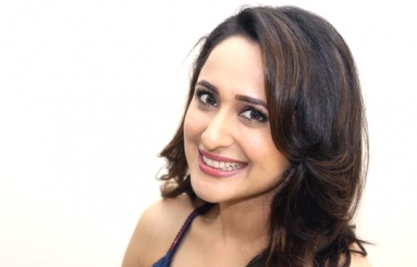 Pragya-Jaiswal-Latest-Pics-01