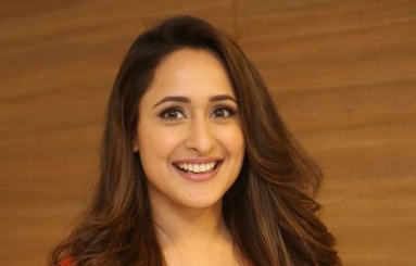 Pragya-Jaiswal-latest-Photos-08