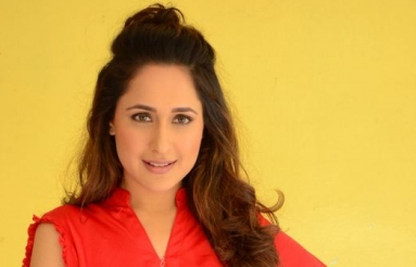 Pragya-jaiswal-Latest-Photos-06