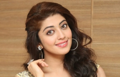 Pranitha-Subhash-New-Photos-08