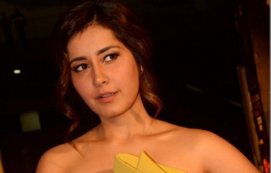 Raashi-Khanna-At-Zee-Cine-Awards-2018-Stills-05