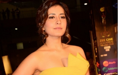 Raashi-Khanna-At-Zee-Cine-Awards-2018-Stills-09