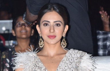 Rakul-At-NGK-Movie-Pre-Release-Event-08