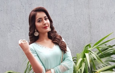 Rashi-Khanna-New-Photos-06