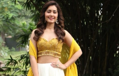 Rashi-Khanna-New-Pics-02