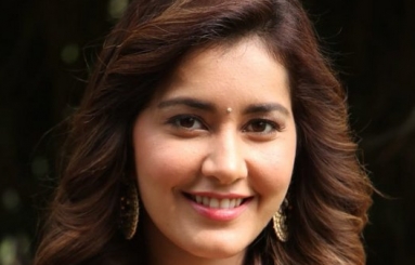 Rashi-Khanna-New-Pics-03