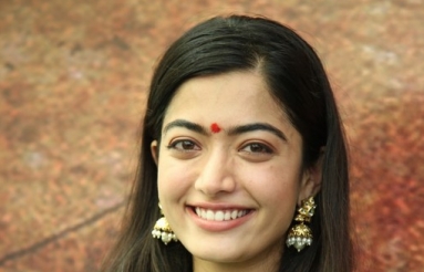 Rashmika-Latest-Photos-09