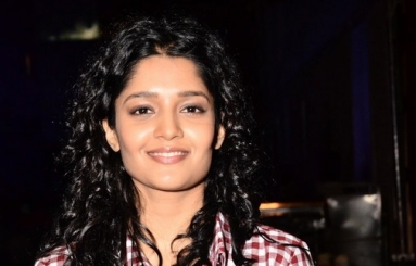 Ritika-Singh-Latest-Photos-08