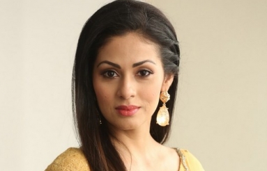 Sadha-New-Photos-08