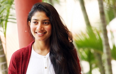 Sai-Pallavi-Interview-Pics-01